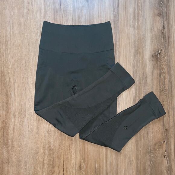 Lululemon Zone In Crop Athletic Compression Legging - Picture 16 of 16